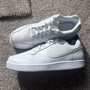 Nike Ebernon Low White in Men’s 8/Womens 9.5 Worn Once